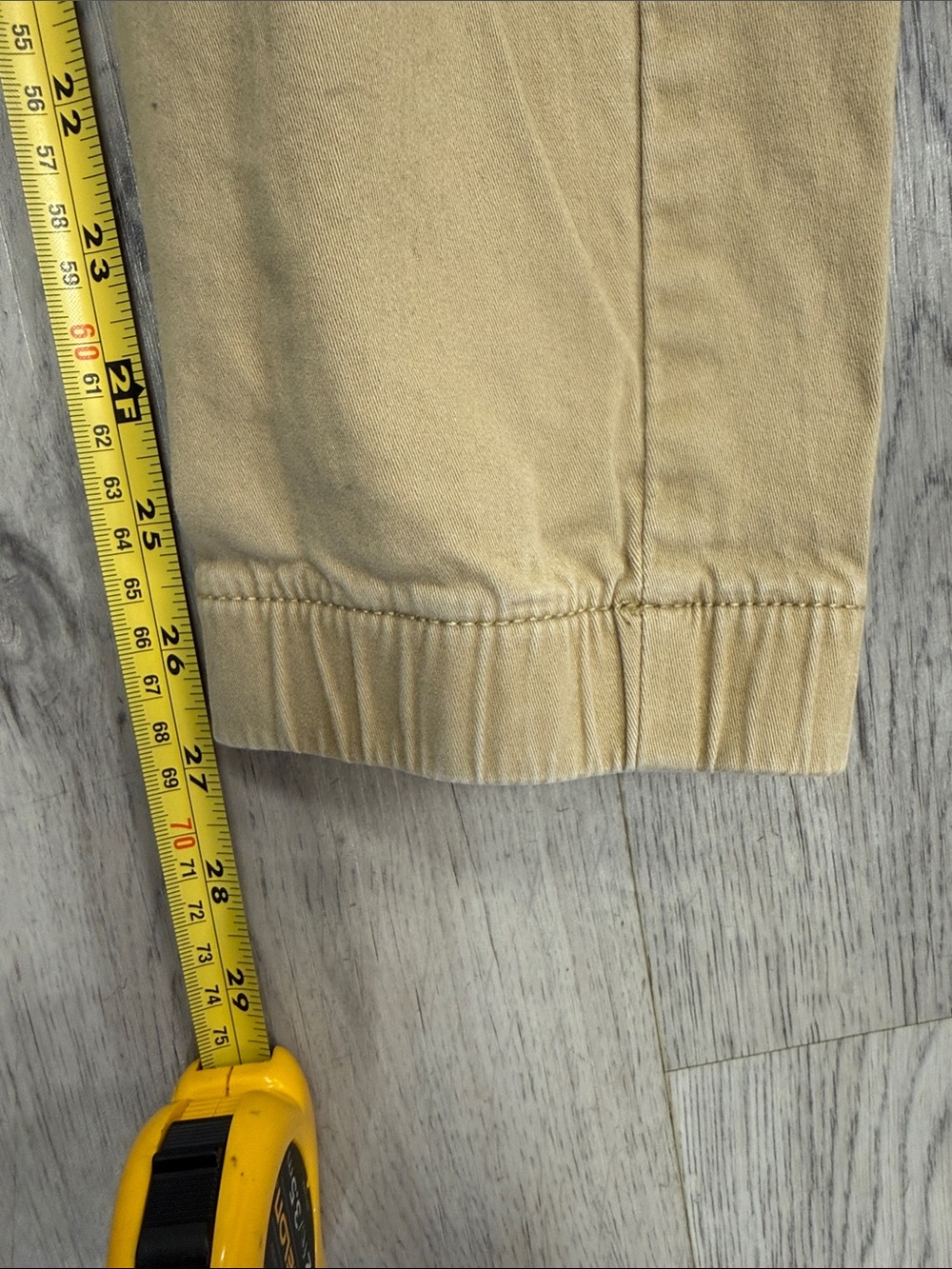 Hollister Men's Tan Cargo Jogger Pants with Black Drawstrings - Picture 6 of 7